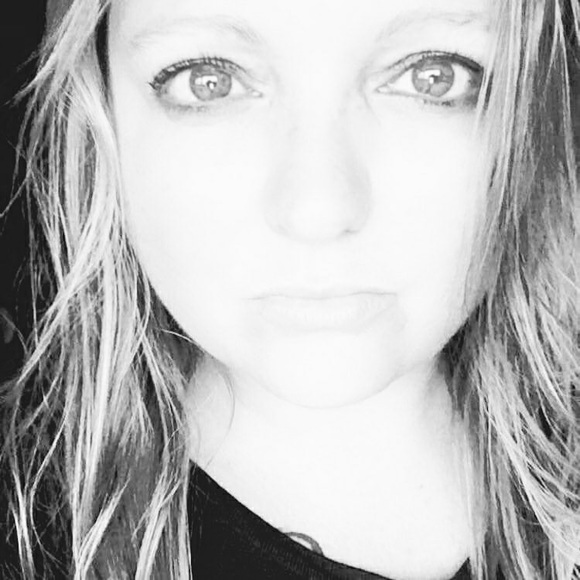 Meet your Posher, Jen - Picture 3 of 8